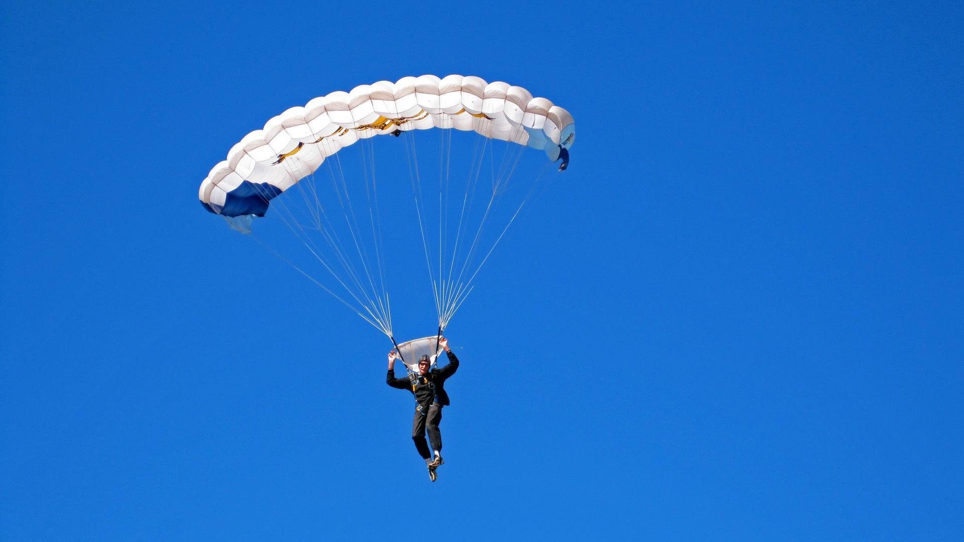 “三叉湖游泳馆:水上救生赛成世界运动会新亮点”