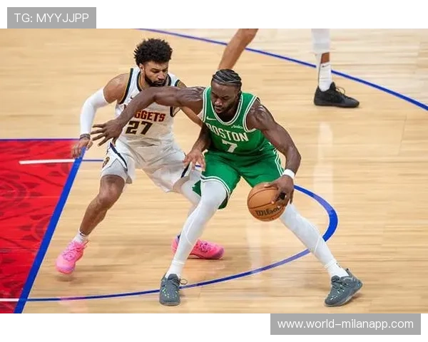 凯尔特人逆转掘金，团队协作成胜利关键